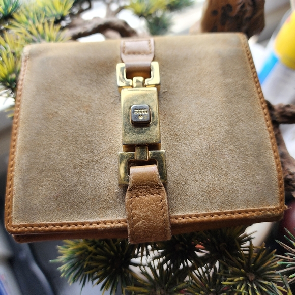 Gucci gold and Brown Suede Messenger Bag with Leather Straps - Picture 7 of 8